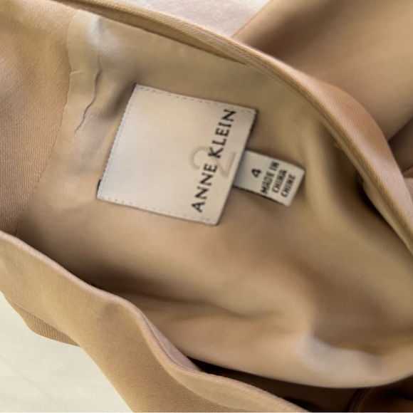 Tan Dress Anne Klein size 4 - Picture 3 of 3